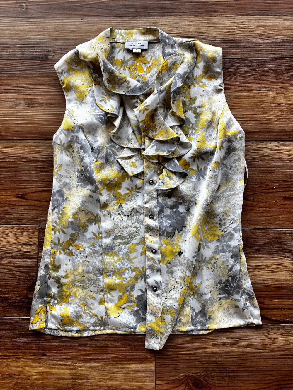 Tahari Women's S NWT Sleeveless Button-up Blouse Ruffles Yellow Gray Floral Boho